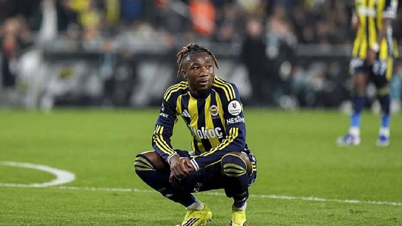 Fenerbahçe'de İsmail Kartal kadrodan silmişti: Dirk Kuyt hiç düşünmeden aldı, kararını resmen açıkladı! 3